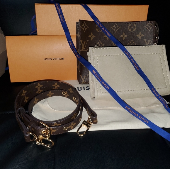 Authentic New Louis Vuitton Toiletry 19/Crossbody - Picture 16 of 16